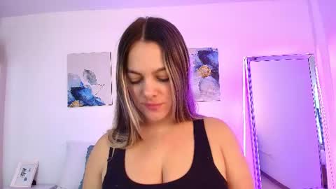 Isabella  online show from June 30, 1:01 pm