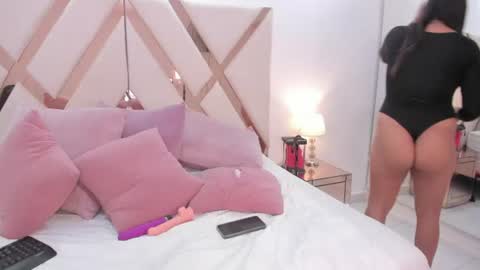 Isabella  online show from June 25, 4:34 am