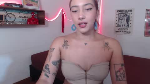 Snapshot of isabellakoff chatting on November 7, 12:16 pm Tati - online show from November 7, 12:16 pm