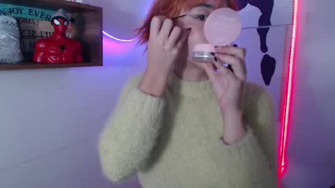 Snapshot of isabellakoff chatting on December 17, 12:22 pm Tati - online show from December 17, 12:22 pm