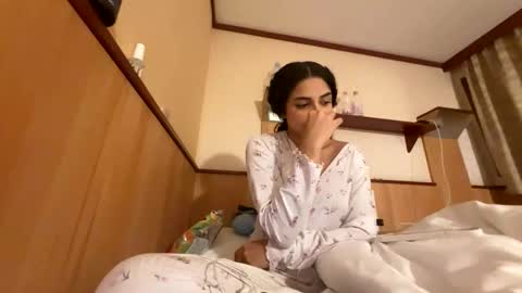 Isabella.. back again  online show from November 29, 9:40 pm