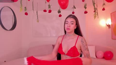 Snapshot of isabellakroft chatting on February 18, 12:37 am Isabella Kroft online show from February 18, 12:37 am