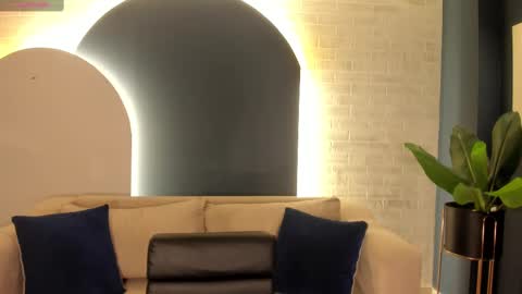 Snapshot of isabellakroft chatting on March 9, 5:06 pm Isabella Kroft online show from March 9, 5:06 pm