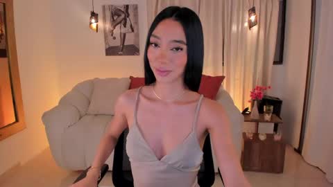 ISABELLA  online show from May 9, 4:34 pm