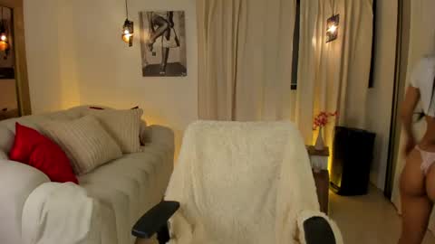 ISABELLA  online show from May 14, 3:52 pm