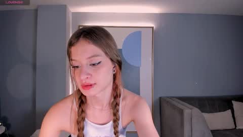 Isabella Moretti online show from March 1, 4:03 am