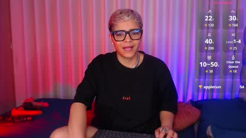 Isabella Mout  online show from December 2, 10:05 pm