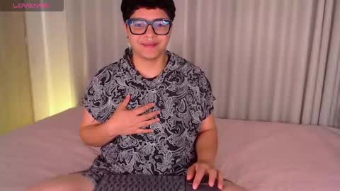 Isabella Mout  online show from February 14, 2:47 pm