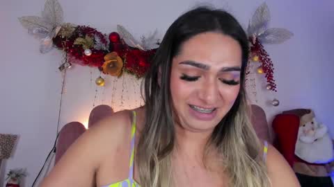 Snapshot of isabellas_smith chatting on January 10, 12:27 am Martina IG martissmith01 online show from January 10, 12:27 am