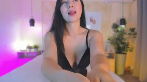   online show from May 3, 12:22 pm