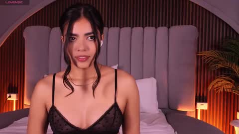 Snapshot of isabellax21 chatting on March 27, 3:23 am Isa online show from March 27, 3:23 am
