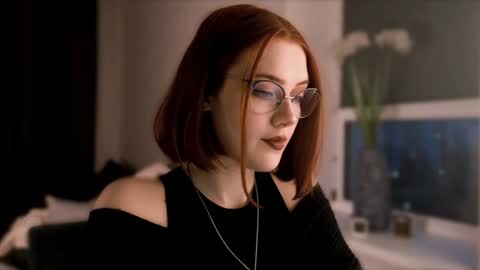Snapshot of isabelle_stern chatting on December 5, 1:38 pm Madame Isabelle online show from December 5, 1:38 pm
