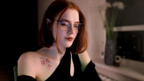 Snapshot of isabelle_stern chatting on December 9, 2:28 pm Madame Isabelle online show from December 9, 2:28 pm