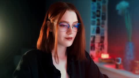 Snapshot of isabelle_stern chatting on February 3, 3:27 pm Madame Isabelle online show from February 3, 3:27 pm