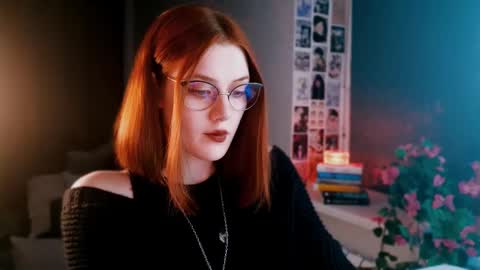 Snapshot of isabelle_stern chatting on February 13, 4:07 pm Madame Isabelle online show from February 13, 4:07 pm