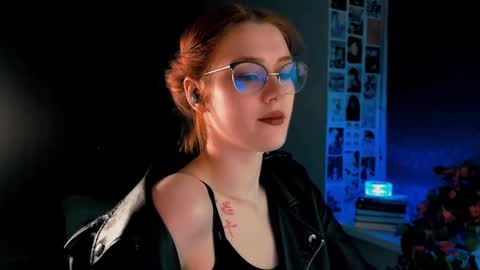Snapshot of isabelle_stern chatting on February 27, 6:09 pm Madame Isabelle online show from February 27, 6:09 pm