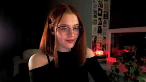 Snapshot of isabelle_stern chatting on March 9, 7:15 pm Madame Isabelle online show from March 9, 7:15 pm
