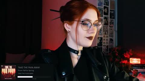Snapshot of isabelle_stern chatting on September 19, 5:57 pm Madame Isabelle online show from September 19, 5:57 pm