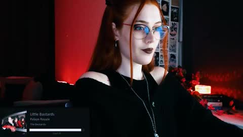 Snapshot of isabelle_stern chatting on September 25, 6:22 pm Madame Isabelle online show from September 25, 6:22 pm