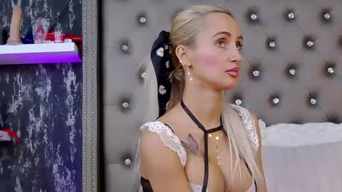 Snapshot of isabelleethan chatting on February 22, 2:39 am IsabelleEthan online show from February 22, 2:39 am