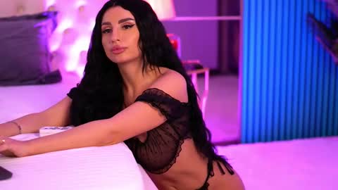 IsabelleHunt online show from March 3, 9:00 am