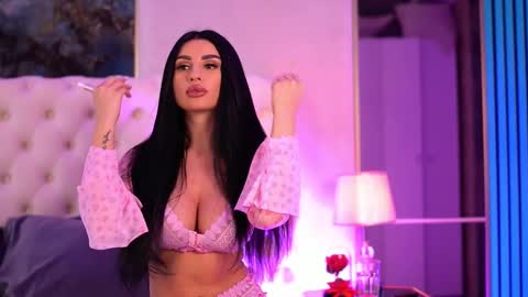 IsabelleHunt online show from March 5, 9:38 am