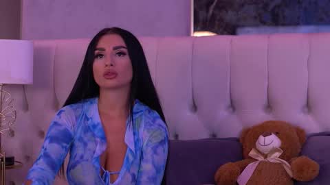 IsabelleHunt online show from September 11, 5:07 am