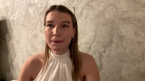 Snapshot of isabellekropidlowski chatting on October 9, 2:37 pm Im Olivia online show from October 9, 2:37 pm