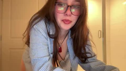 Snapshot of isabellelayla chatting on February 3, 2:53 am Isabelle online show from February 3, 2:53 am