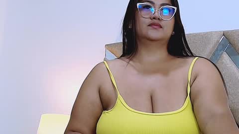 IsabellMendez online show from March 12, 6:33 pm