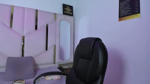 isabellrodriguez18 online show from March 22, 3:54 am