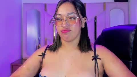 isabellrodriguez18 online show from April 10, 5:01 am