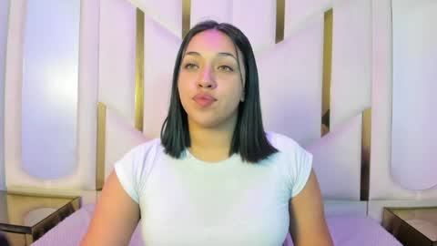 isabellrodriguez18 online show from May 21, 3:24 am