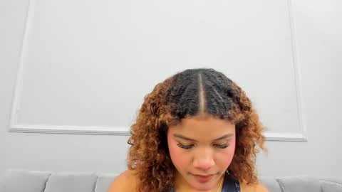 Isabellsmmith online show from January 5, 4:04 am