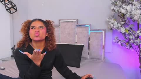 Isabellsmmith online show from January 25, 3:40 am