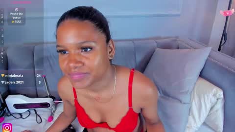 Isabellsmmith online show from February 22, 6:50 am