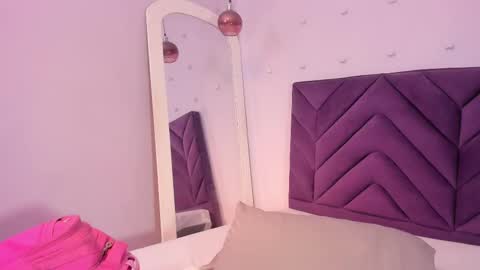 Isabellsmmith online show from September 28, 7:41 pm