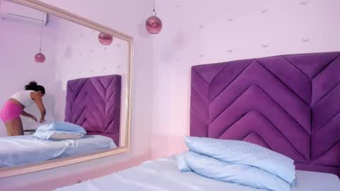 Isabellsmmith online show from October 20, 7:58 pm