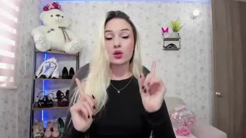 Snapshot of isablonde1 chatting on March 29, 8:31 pm ISABELLA online show from March 29, 8:31 pm