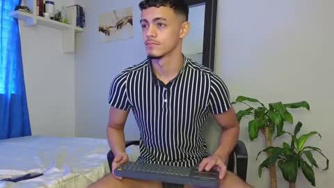 isais hunt online show from December 3, 3:11 pm