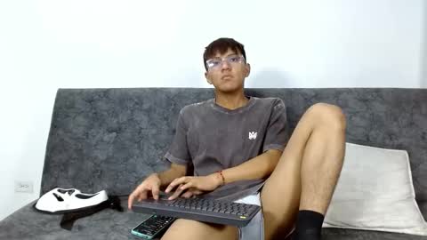 isak_lane online show from November 1, 1:51 am