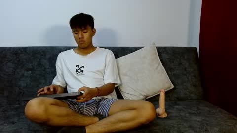 isak_lane online show from November 2, 2:03 am