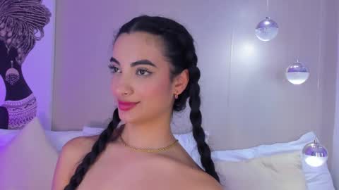Isa Monroee  online show from December 30, 10:45 pm
