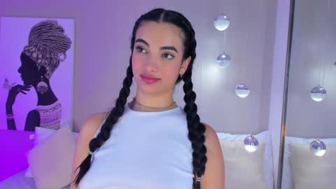 Isa Monroee  online show from December 31, 1:47 am