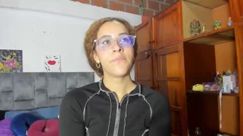Isabela  online show from September 23, 7:11 am