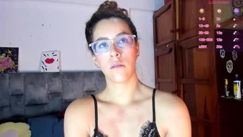 Isabela  online show from November 26, 9:43 am