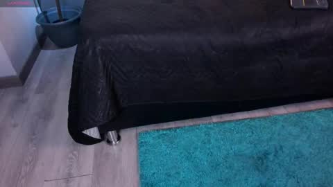 Snapshot of isasanders chatting on October 14, 8:09 pm I S A  S AN D E R S  online show from October 14, 8:09 pm