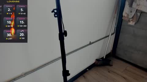 Snapshot of isasanders chatting on October 18, 7:36 pm I S A  S AN D E R S  online show from October 18, 7:36 pm