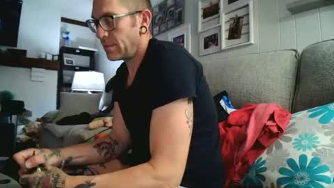 Snapshot of ishouldntbeonhereagain chatting on June 19, 9:02 am Daddy Master Master Daddy online show from June 19, 9:02 am