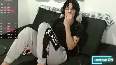 Snapshot of isidroglasc chatting on September 30, 10:26 pm Isidro online show from September 30, 10:26 pm